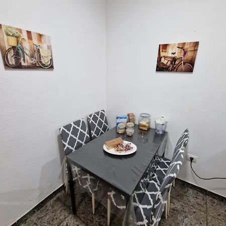 & - Airport Apartment *